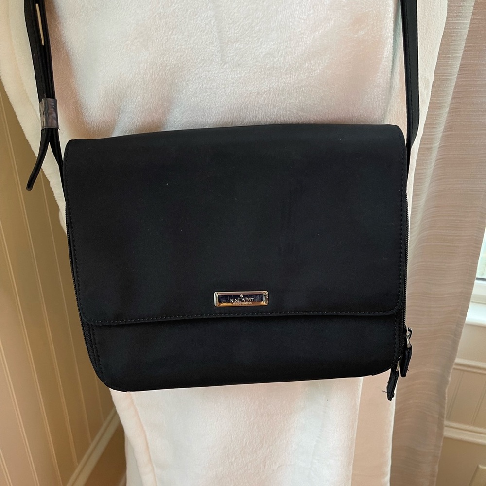 Nine West nylon purse with ton of storage
